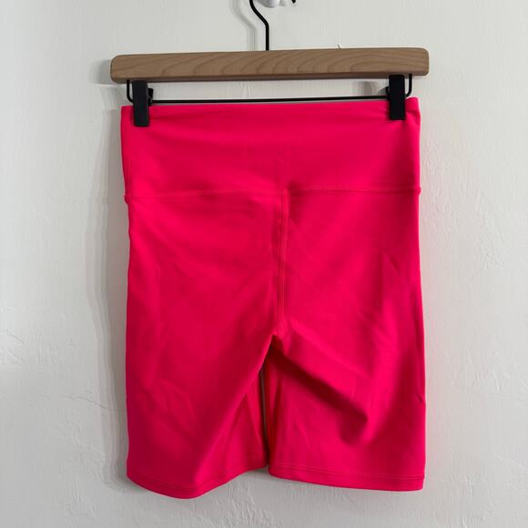 Under Armour Women's HeatGear Pink Compression Tech Bike Shorts Size Small 7.5” - Picture 3 of 6